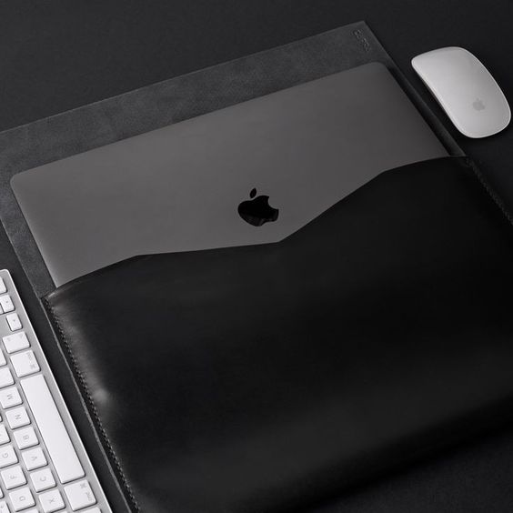 MACBOOK CASE